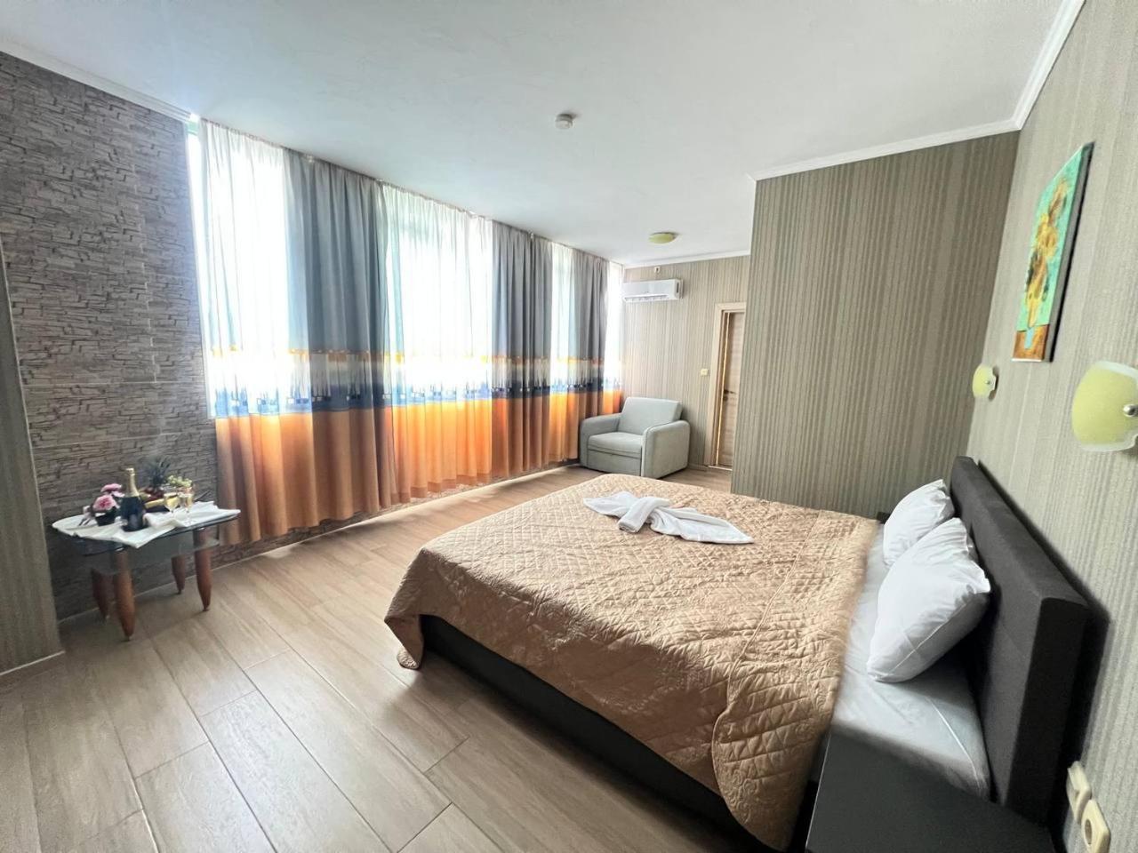 סאני ביץ' Family Hotel Gallery מראה חיצוני תמונה